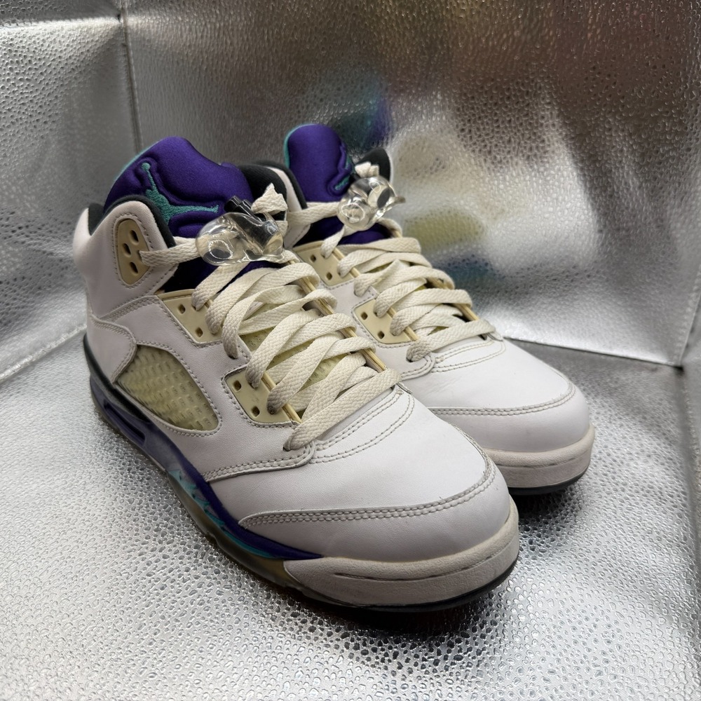 Size 6Y Jordan 5 Retro 2013 Mid Grape White Boys Athletic Sneakers 440888-108 - Picture 3 of 11